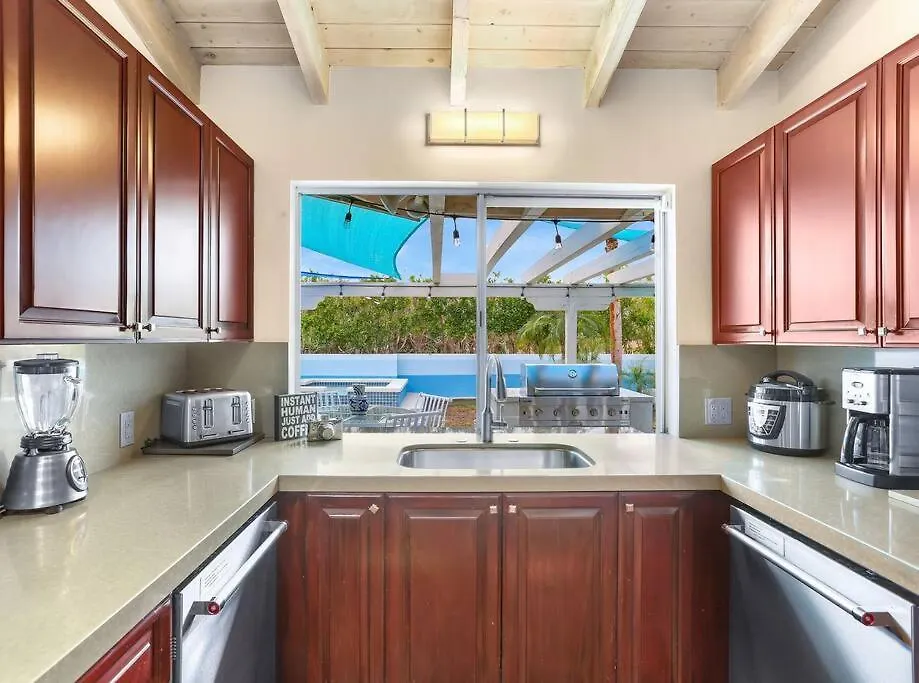 Near Downtown Palm Springs, 7 Bd 7 Bth, 80Ft Pool, Pickleball