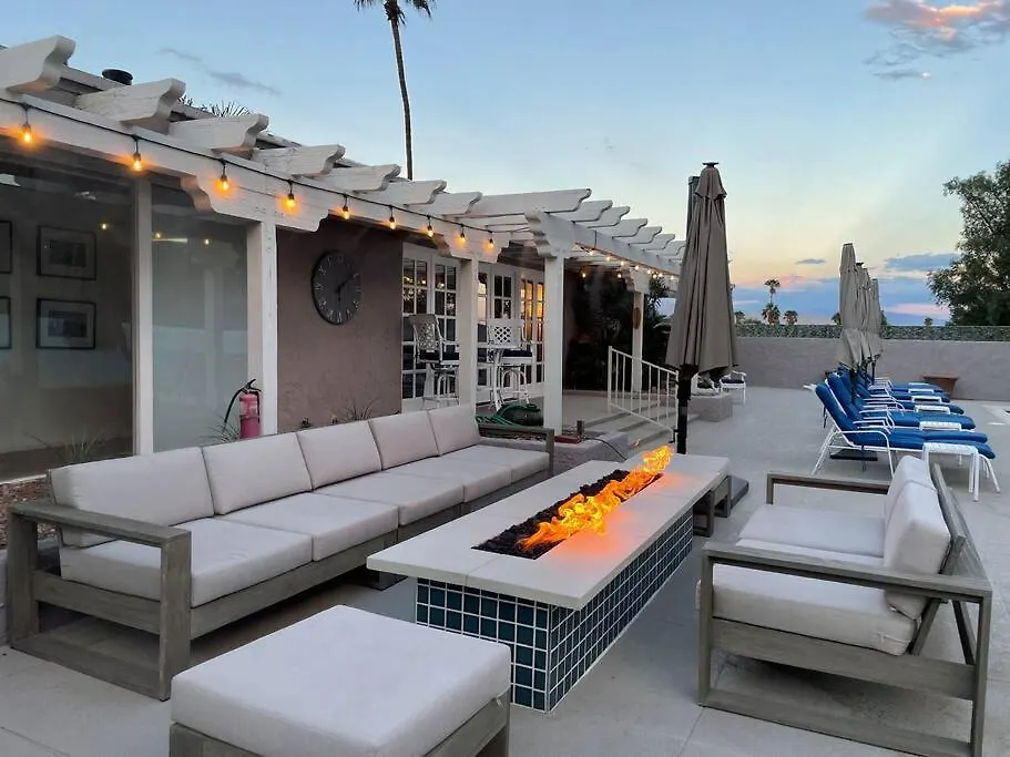 Near Downtown Palm Springs, 7 Bd 7 Bth, 80Ft Pool, Pickleball Villa